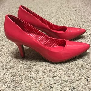 NWOT Pink Patten Leather Heels